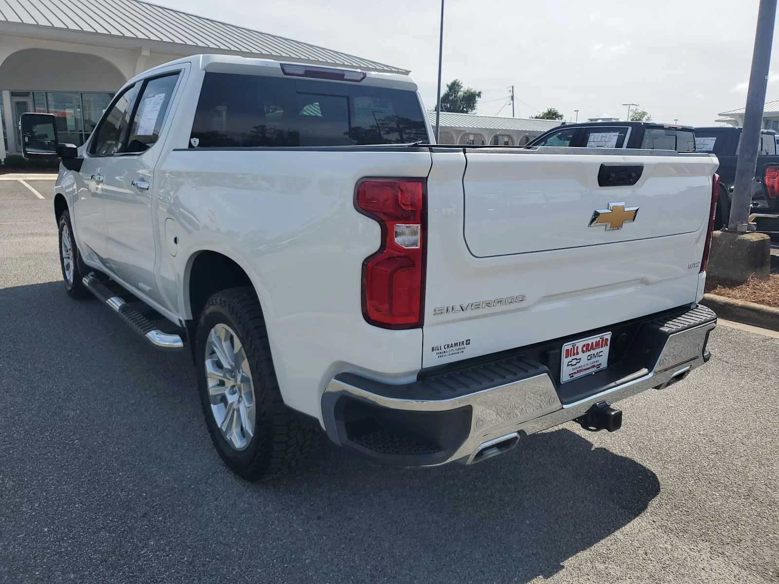 Used 2024 Summit White Chevrolet LTZ image 3