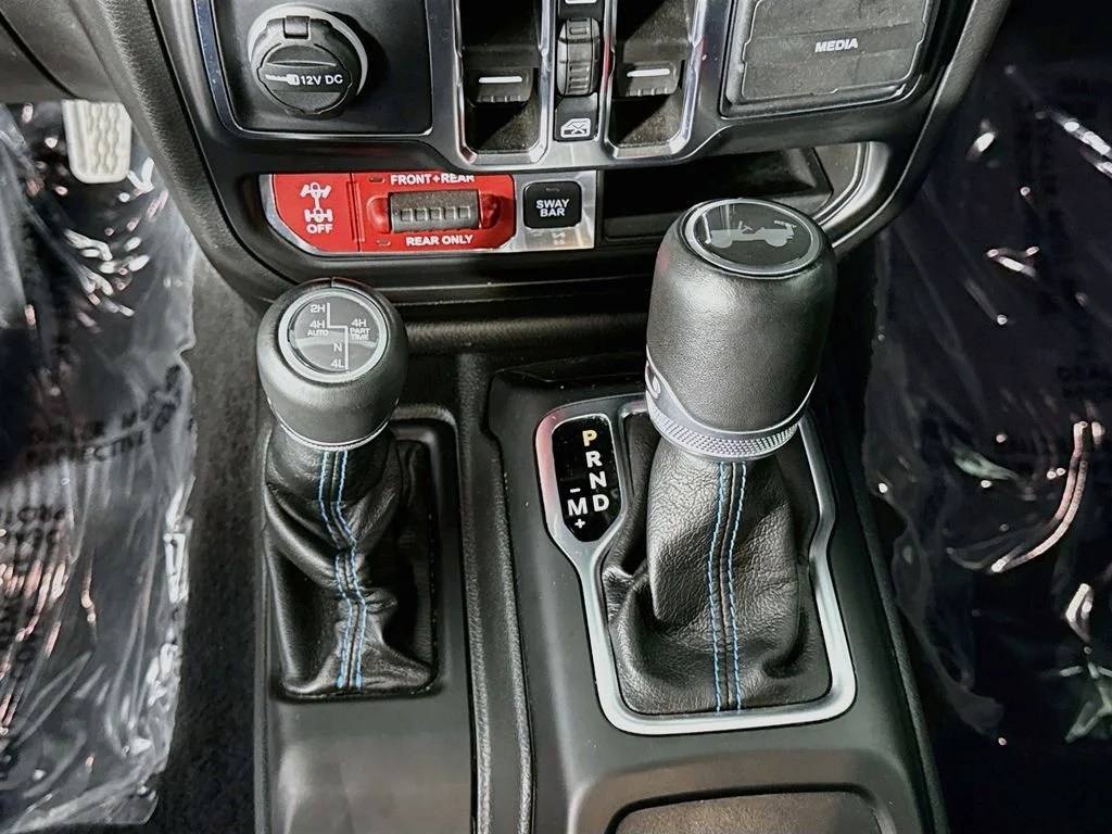 Used 2022 White Jeep Unlimited Rubicon 4xe image 16