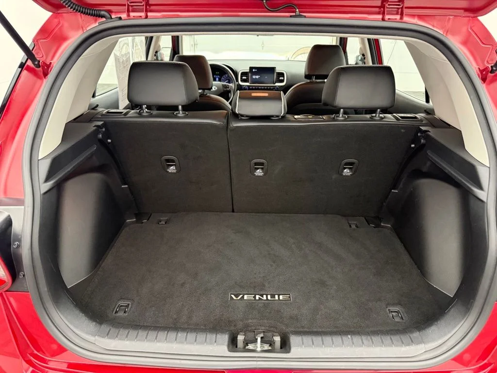 Used 2022 Red Hyundai Limited image 10