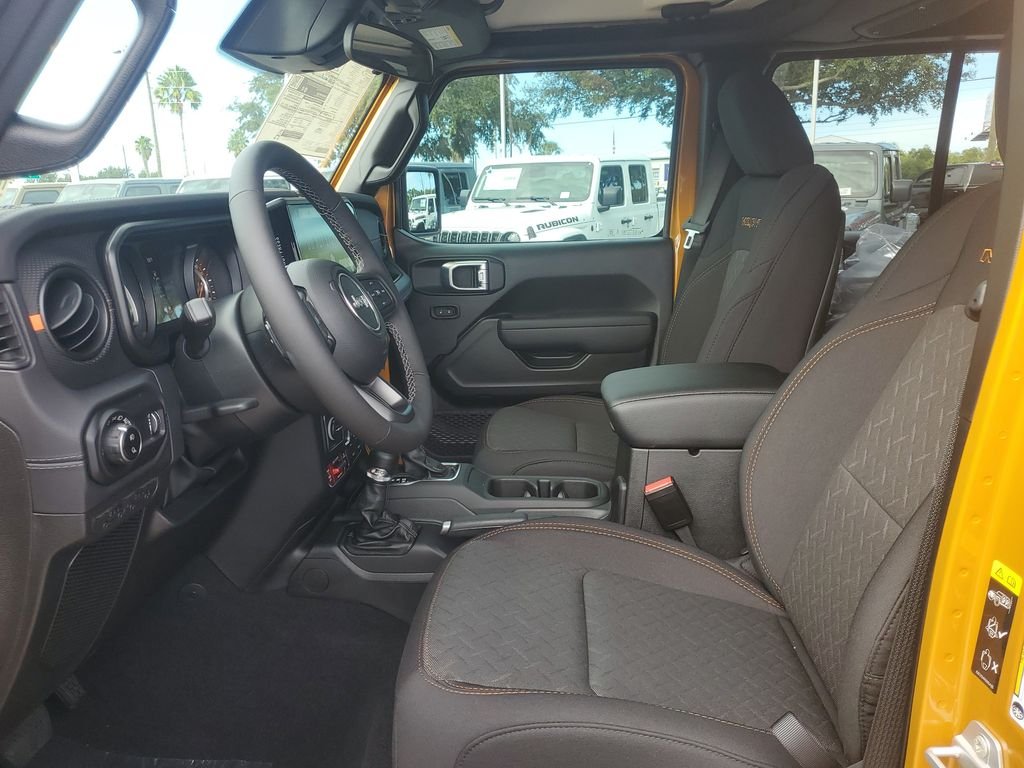 New 2026 Goldilocks Exterior Paint Jeep Mojave image 9