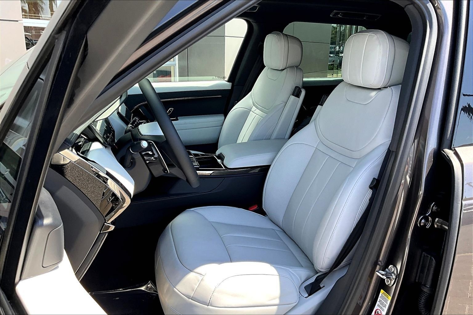 New 2026 Charente Grey Land Rover SE image 9