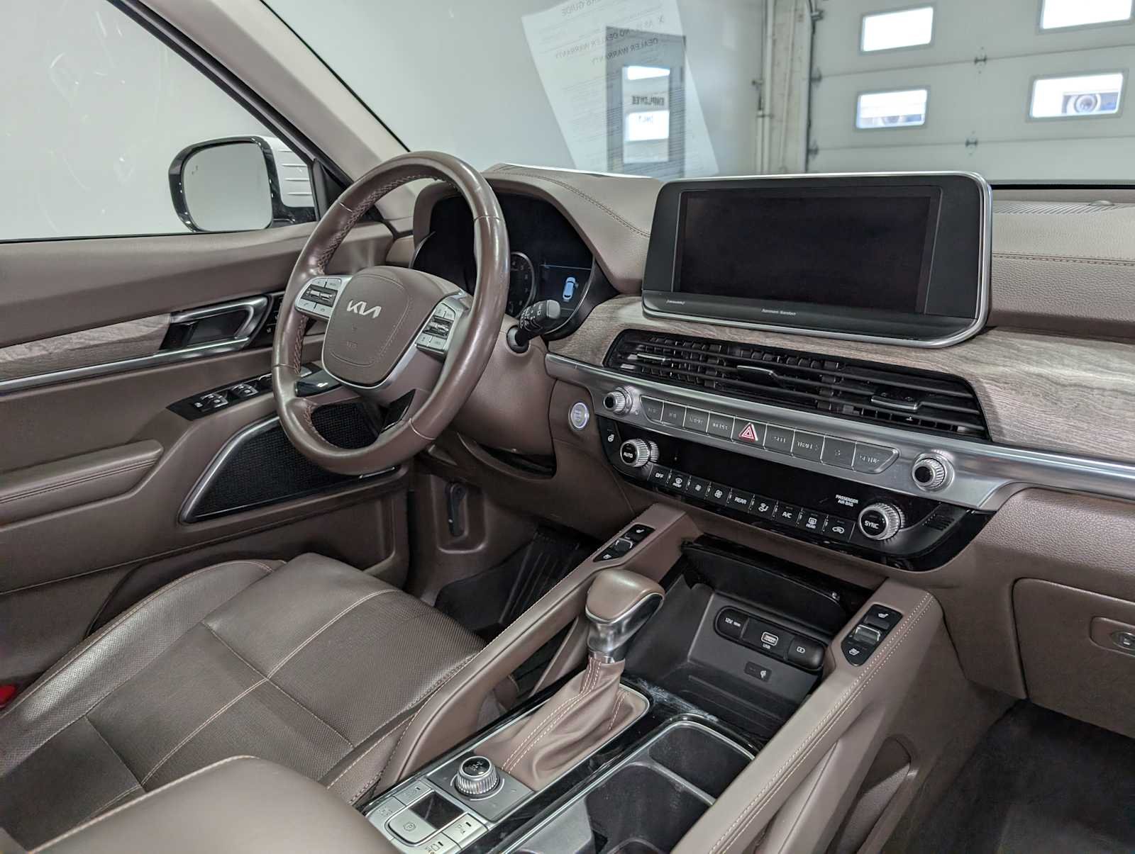 Used 2022 GLAC WHITE Kia SX image 46