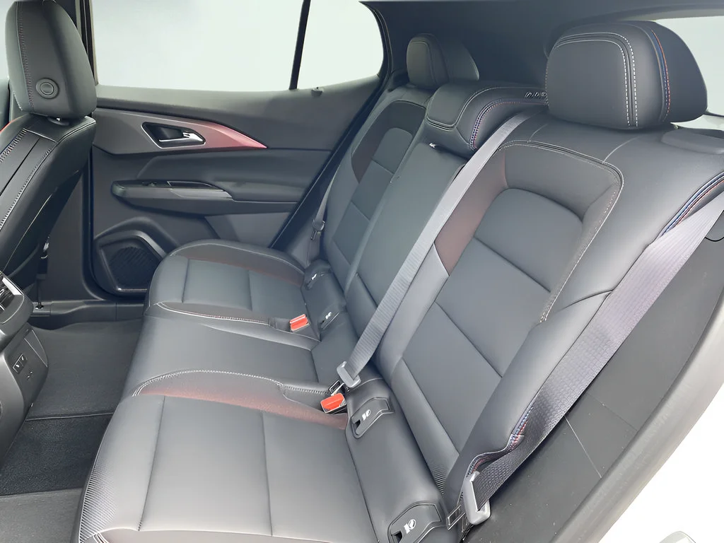 2025 Chevrolet Equinox EV RS - Photo 23