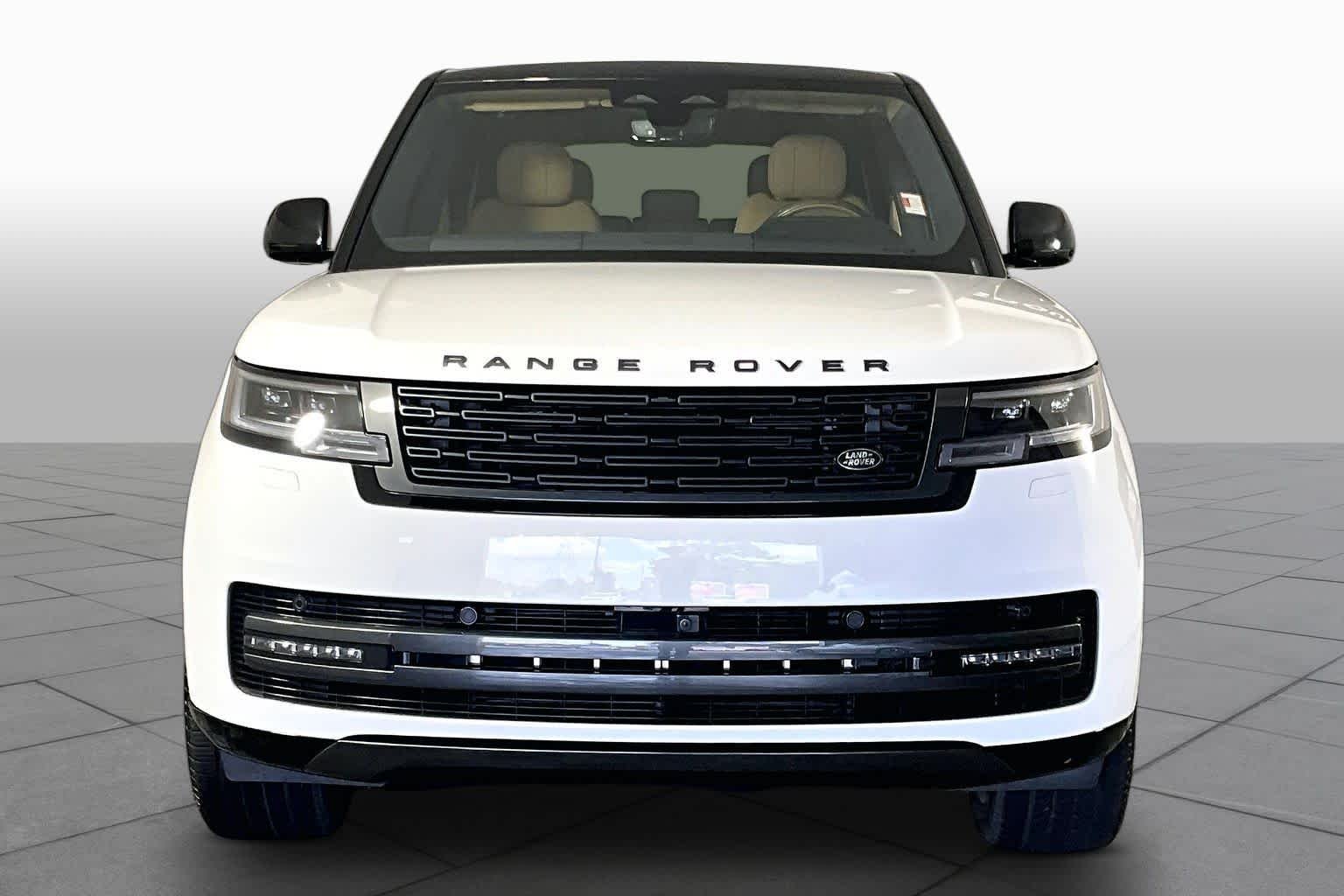 Pre-Owned 2025 Land Rover Range Rover SE