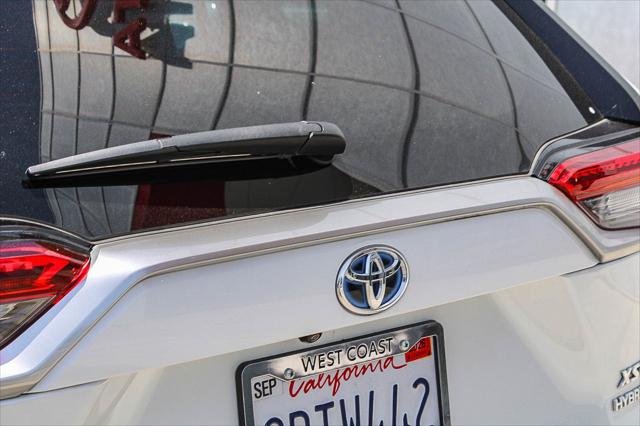 Certified Used 2024 MID BLK/WIND CHILL Toyota  image 10