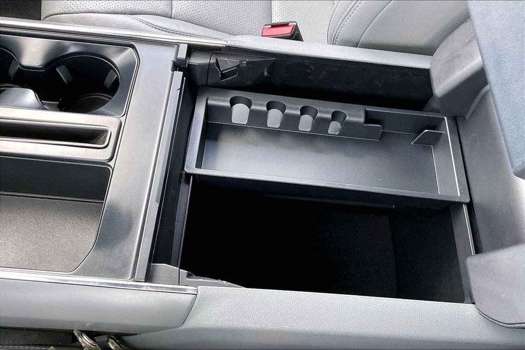 Used 2024 Gray Ford XLT image 26