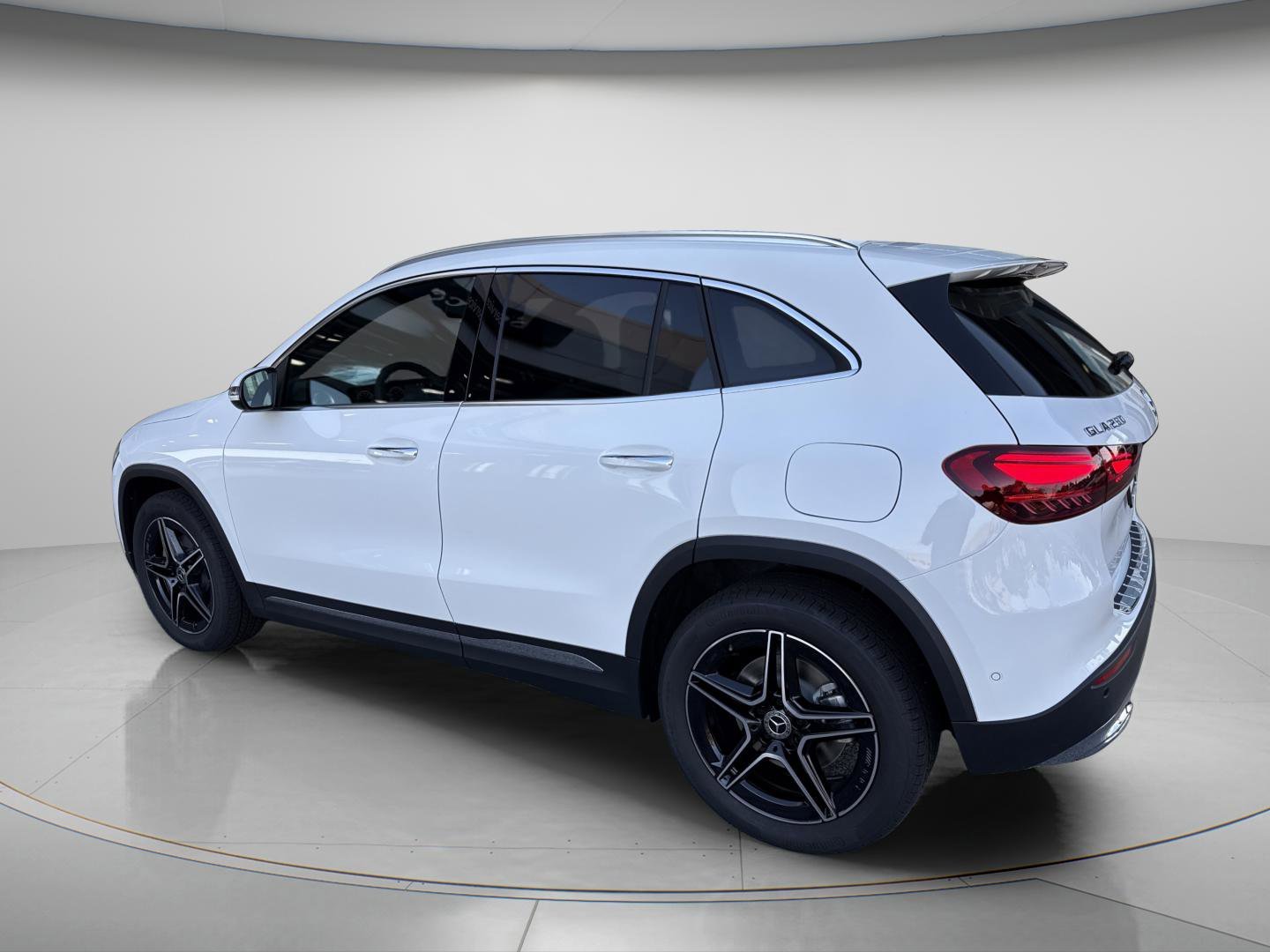 Certified Used 2026 Polar White Mercedes-Benz GLA 250 image 2