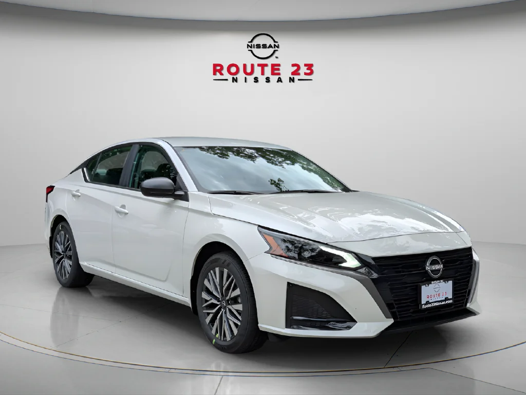 New 2026 White Nissan 2.5 SV image 3