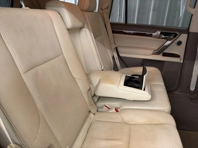 Used 2015 Starfire Pearl Lexus 460 Luxury image 21