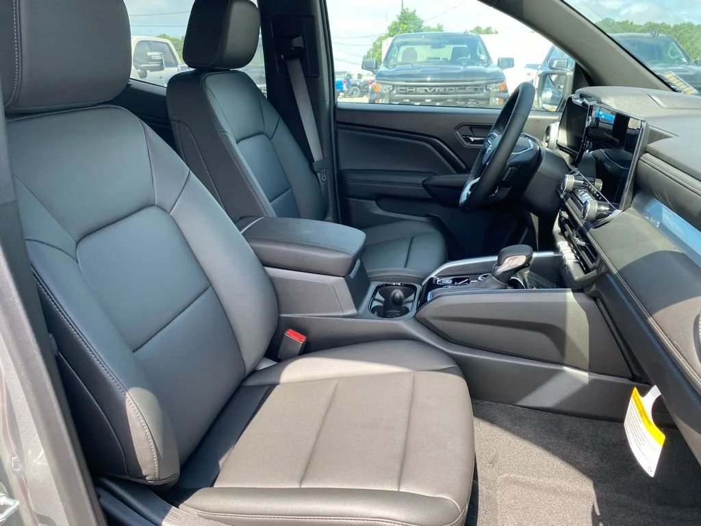 2025 Chevrolet Colorado LT - Photo 22