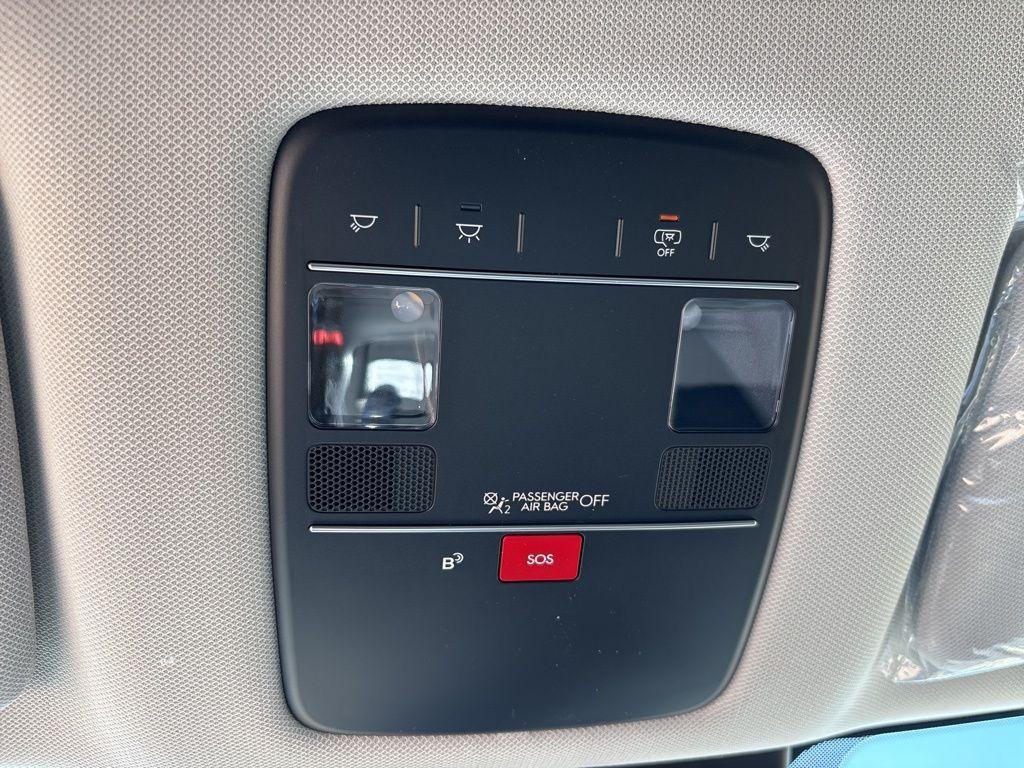 New 2026 Abyss Black Hyundai SEL 7P image 30