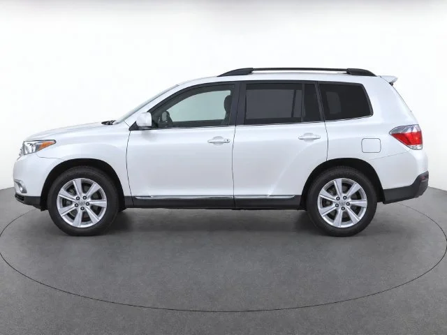 Used 2012 Blizzard Pearl Toyota SE image 7
