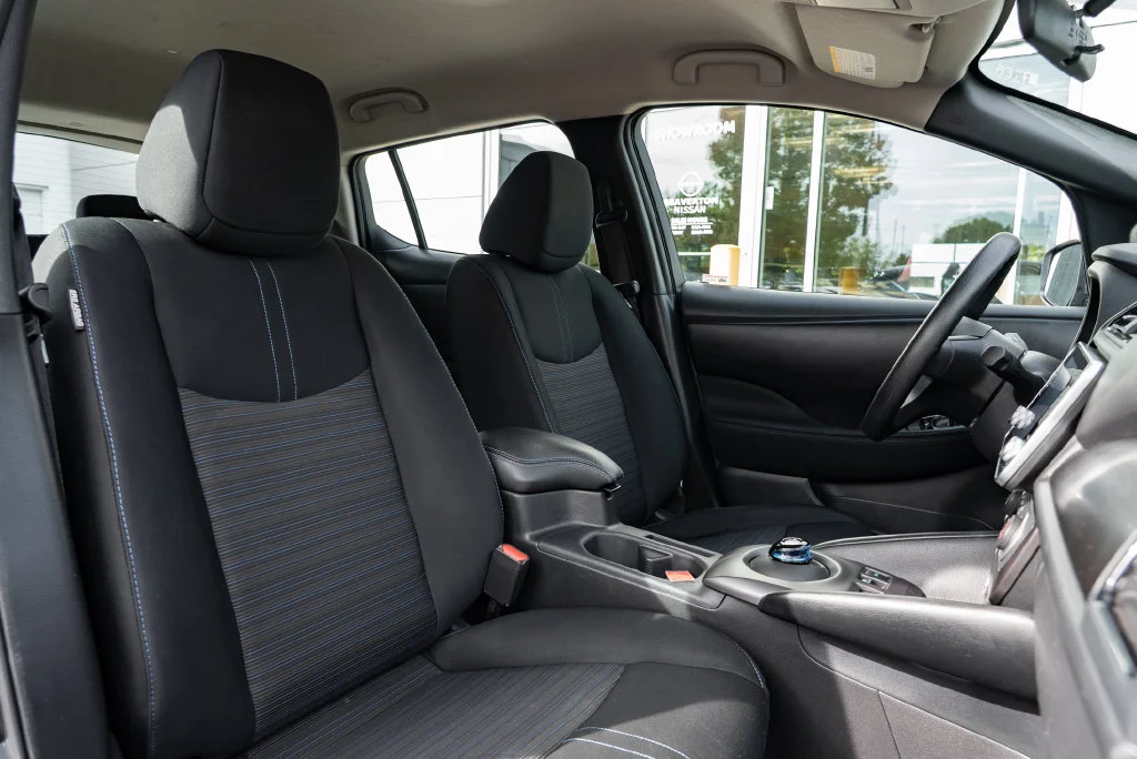 Used 2025 Gray Nissan S image 27