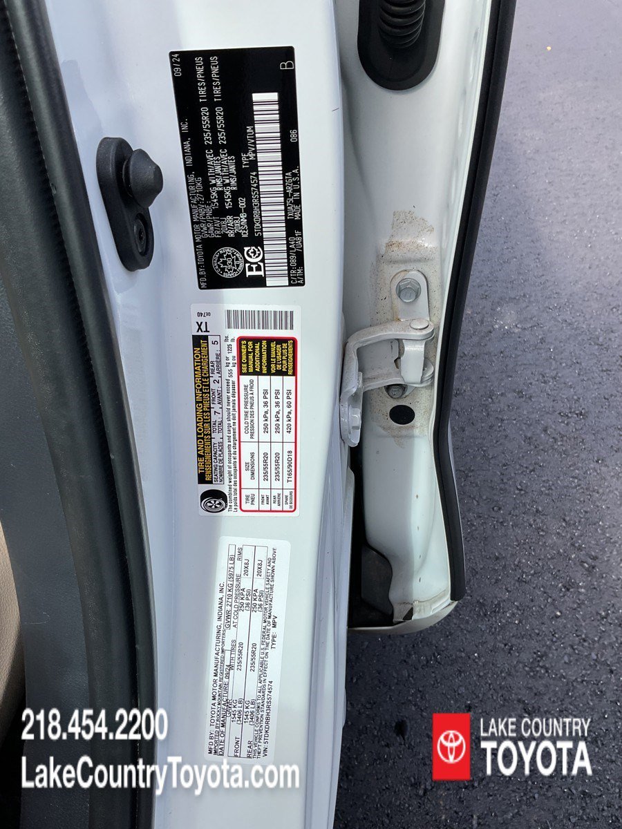 Used 2024  Toyota Platinum image 36