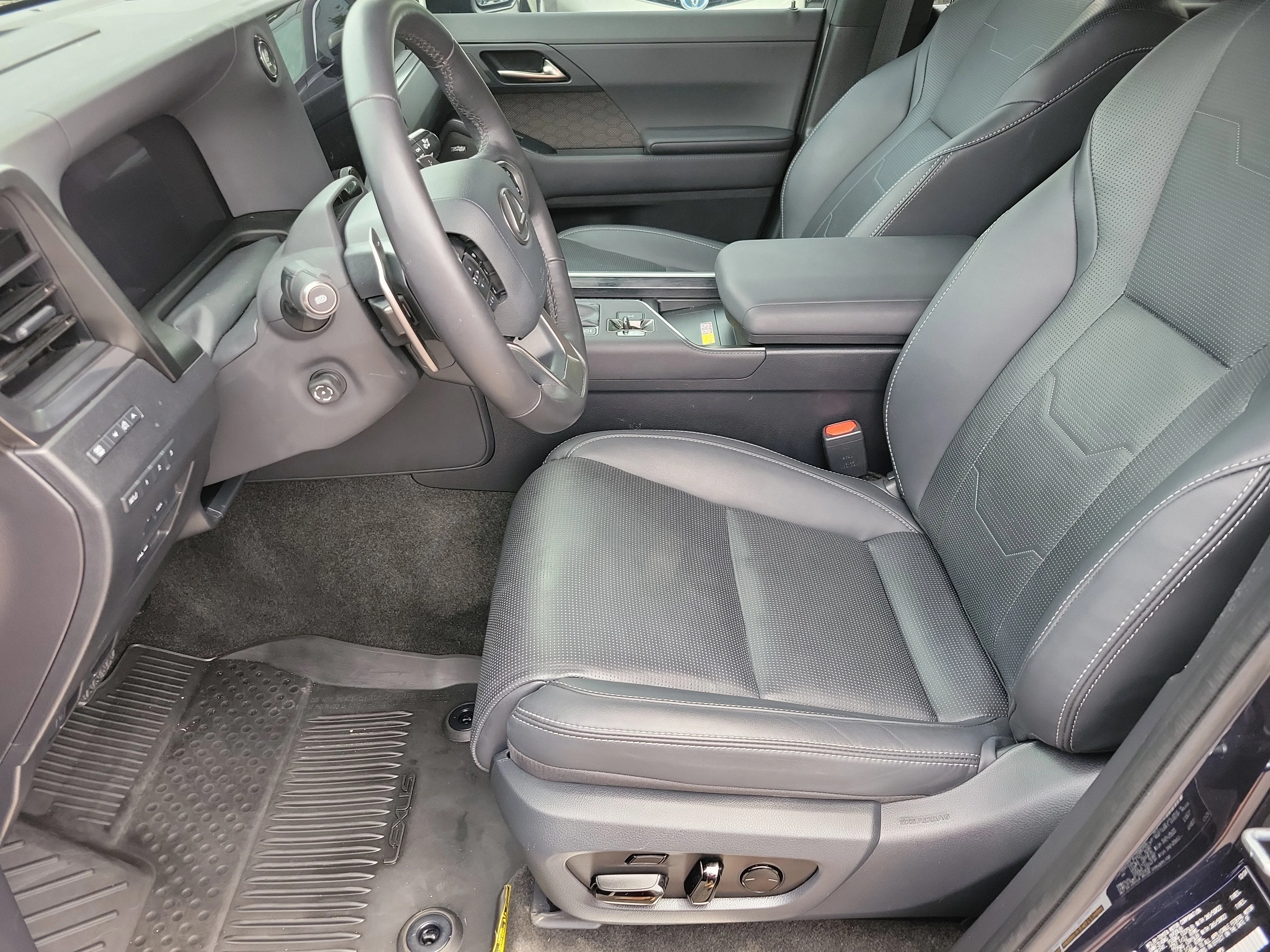 Used 2024 Blue Lexus GX 550 Luxury+ image 5