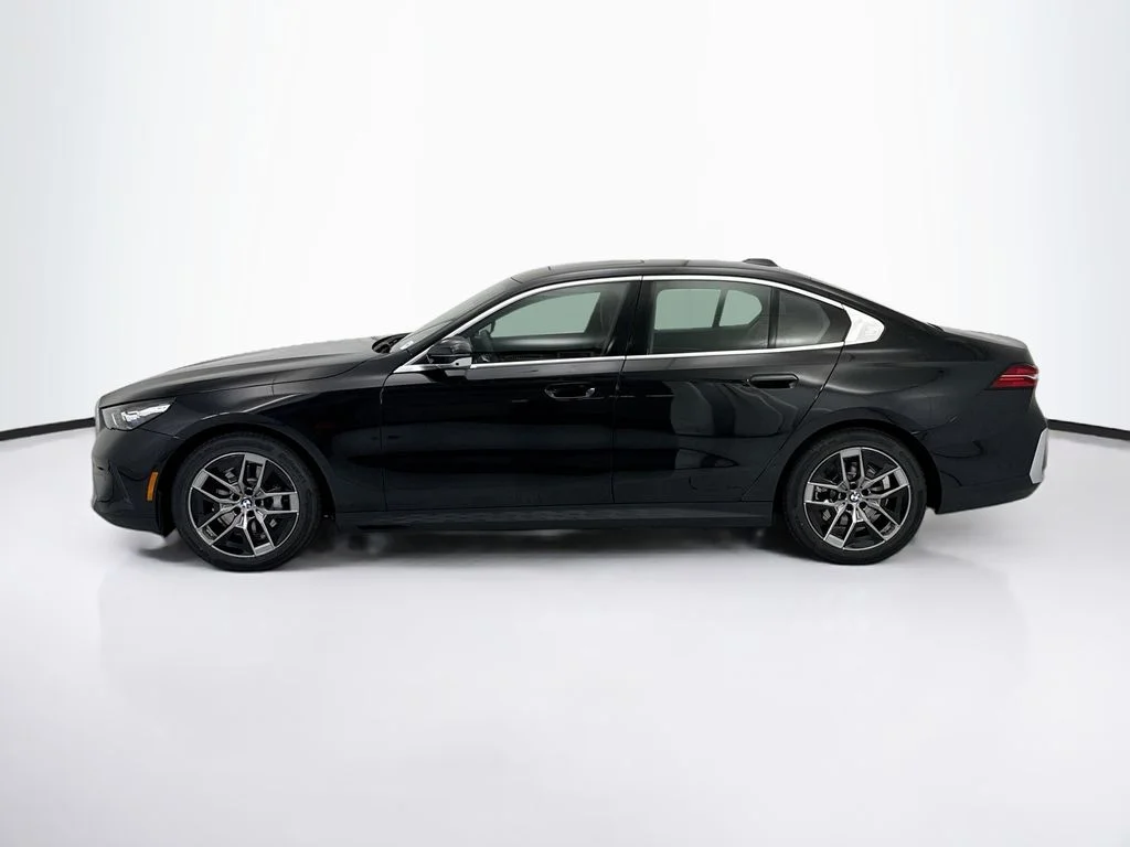 New 2027 Dk. BMW 530i image 8
