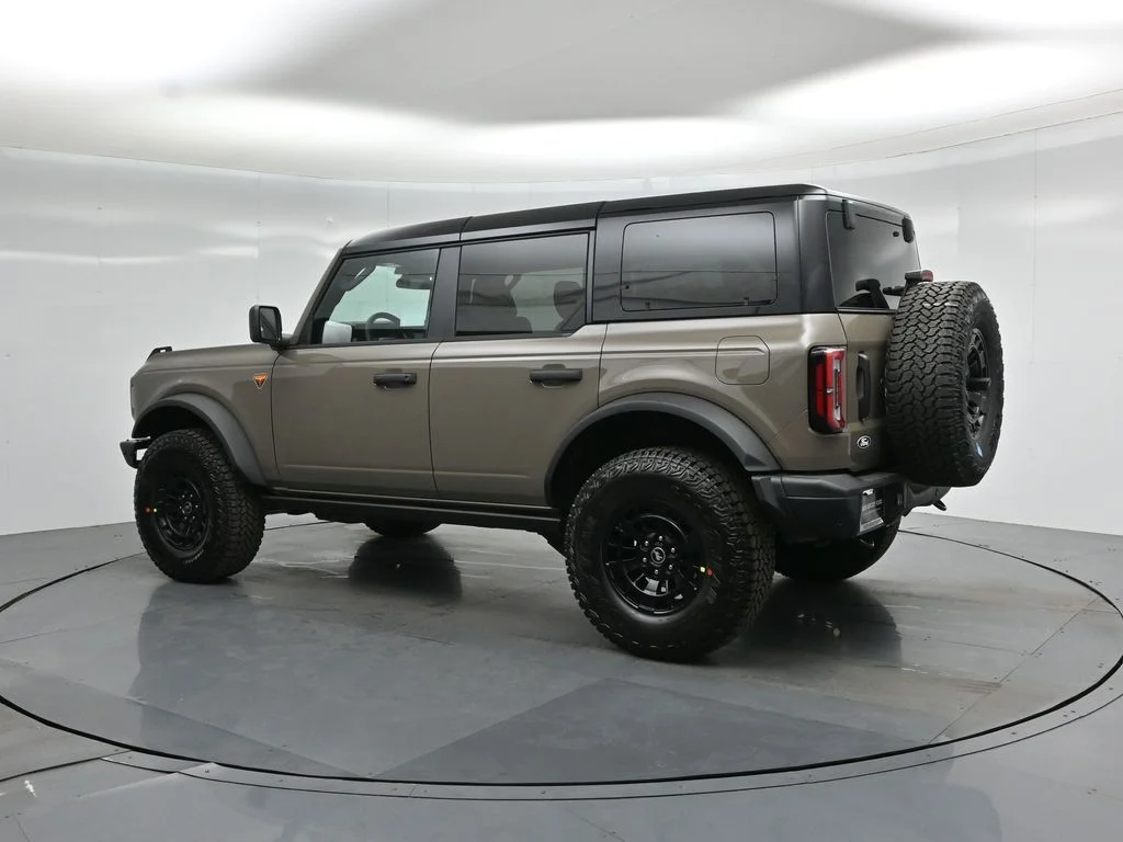New 2026 Marsh Gray Ford Badlands image 6