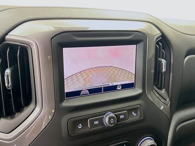 Used 2022 Silver Ice Metallic Chevrolet Custom image 14