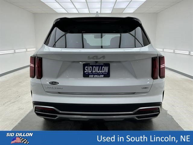 Used 2023 Snow White Pearl Kia SX Prestige image 5