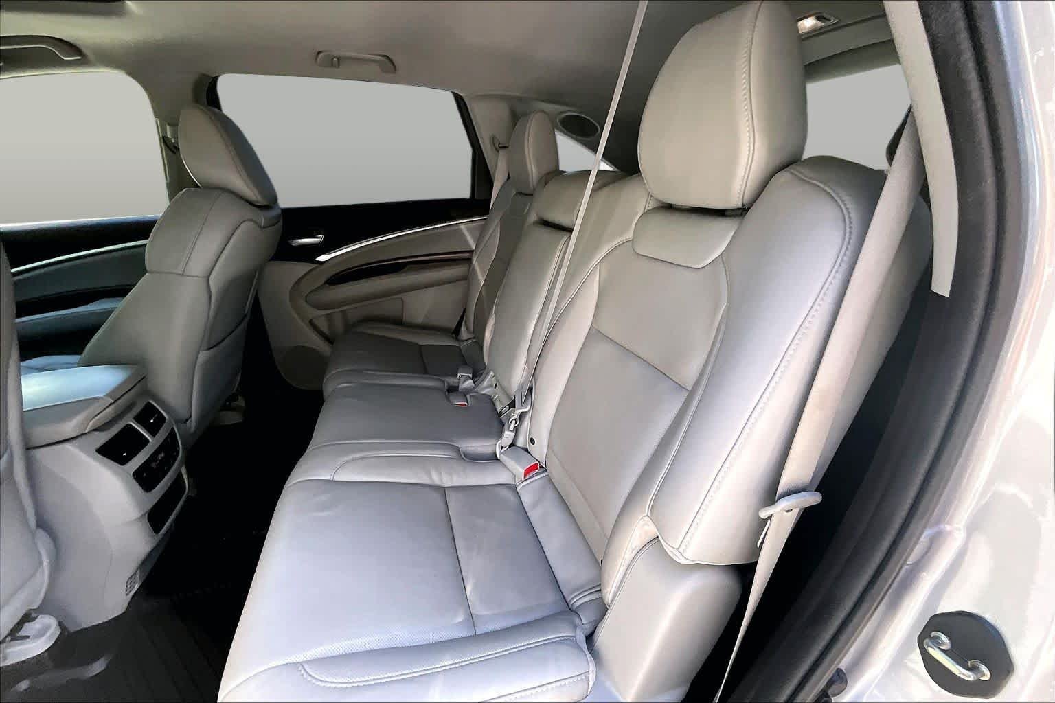 Used 2016 Lunar Silver Metallic Acura w/Advance image 21