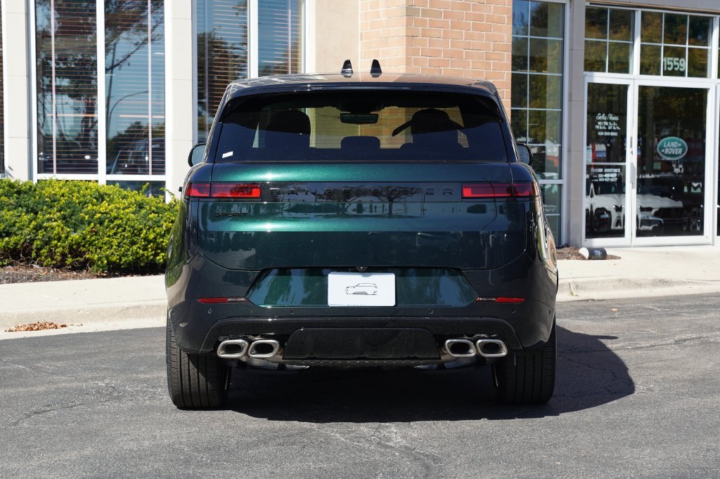New 2027 British Racing Green Land Rover Dynamic SE image 5