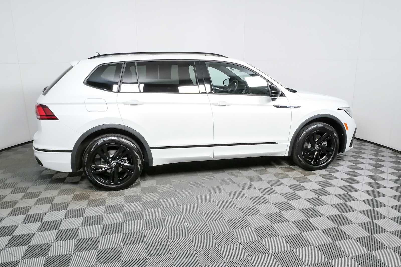 3VVCB7AX7RM201224