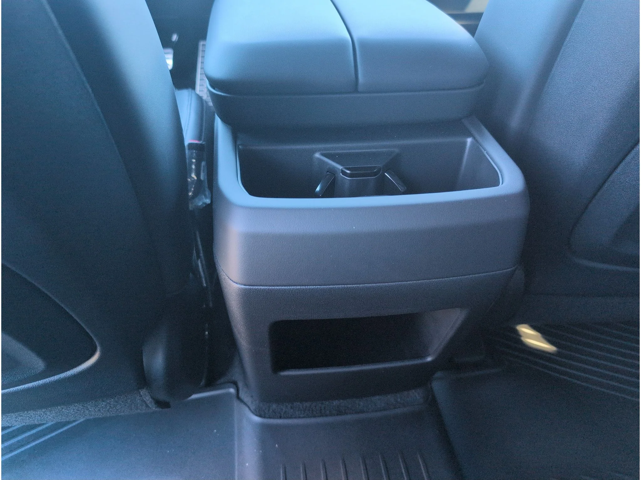 New 2027 Wolf Gray Kia X-LINE SX image 36