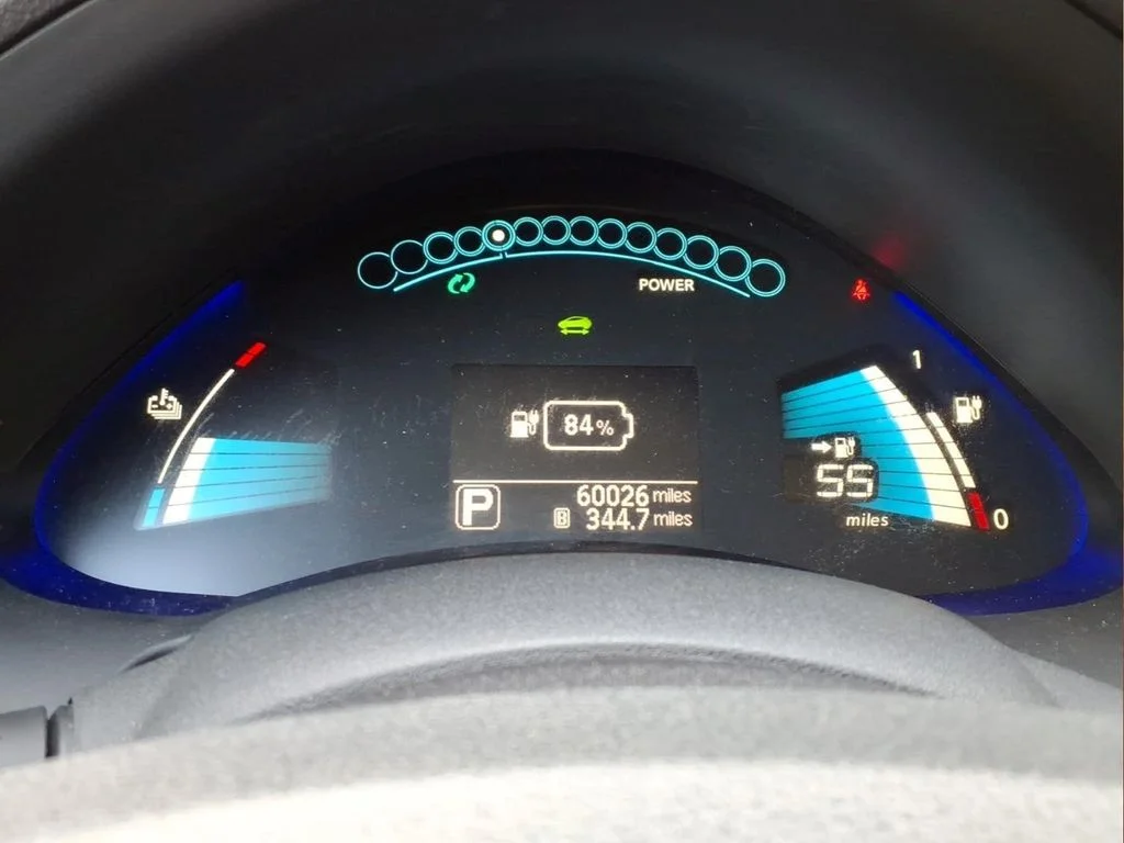Used 2016 Silver Nissan S image 14