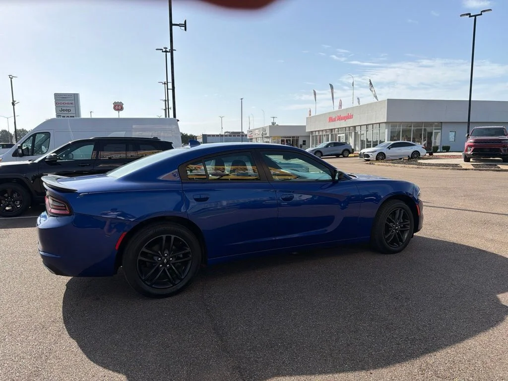 Used 2019 Indigo Blue Dodge SXT image 8