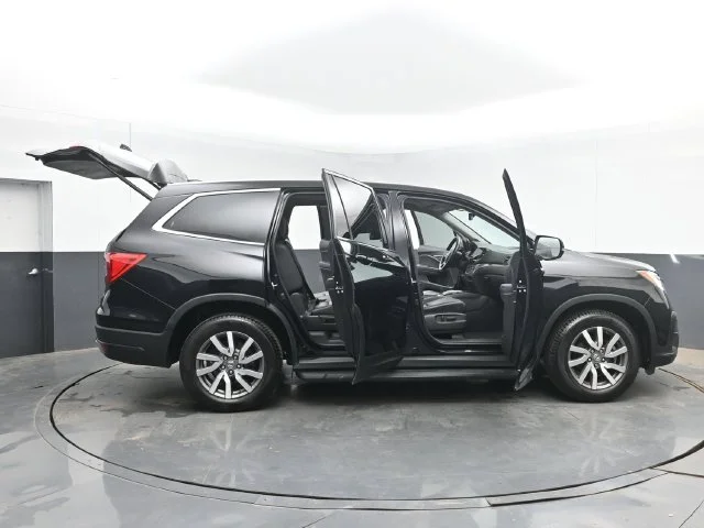Used 2022 Crystal Black Pearl Honda EX-L image 53