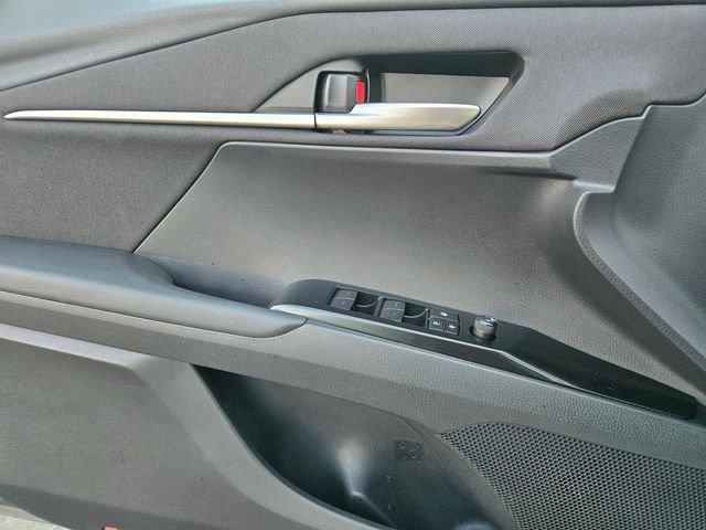 Used 2025 White Toyota LE image 18