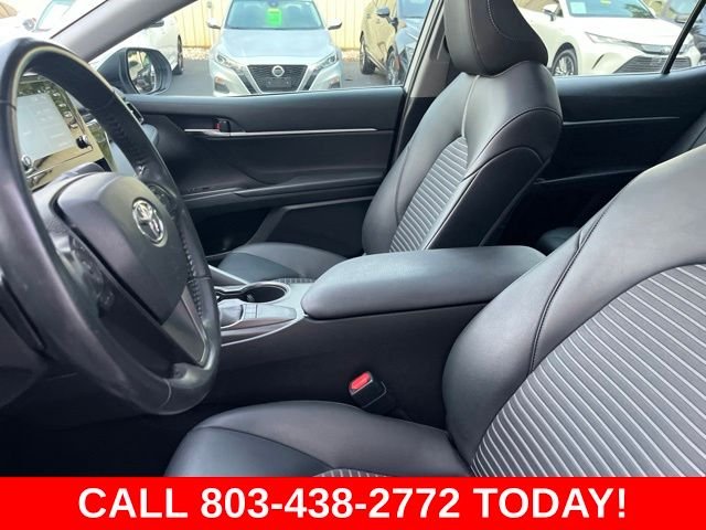 Used 2022 White Toyota SE image 9