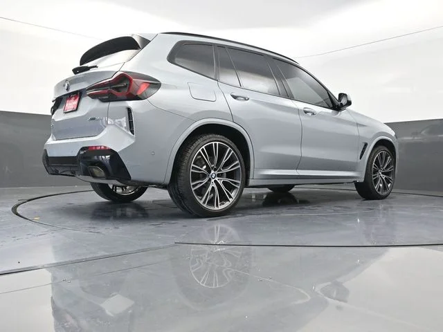 Used 2024 Gray BMW xDrive30i image 37