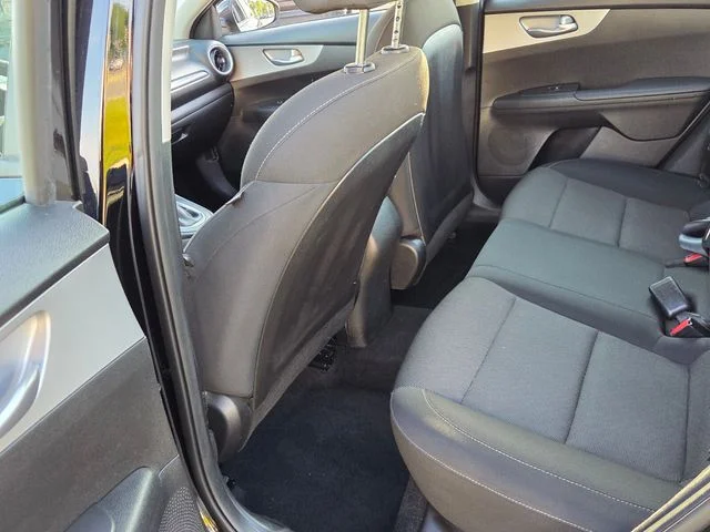 Used 2023 Black Kia LXS image 6