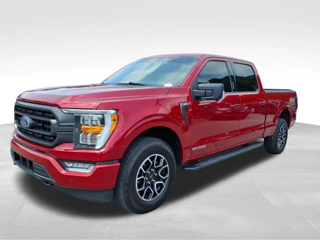 Used 2021 Red Ford XLT image 2