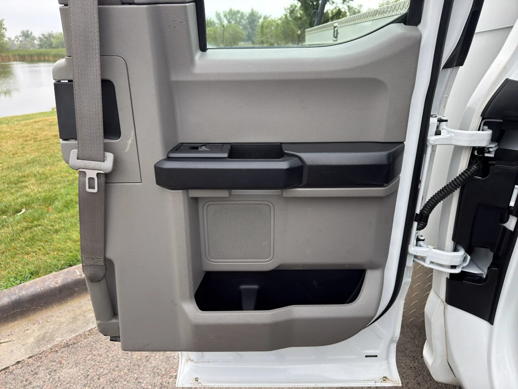 Used 2019 Oxford White Ford XL image 11