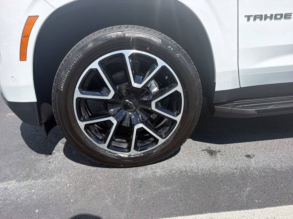 New 2026 Summit White Chevrolet RST image 10