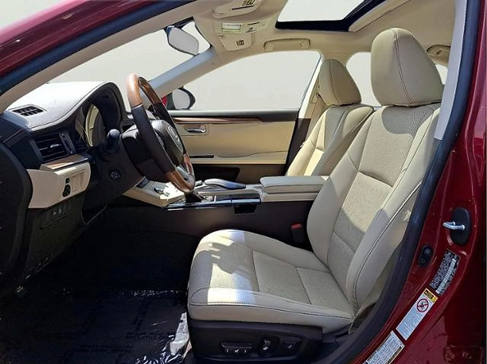 Used 2016 Matador Red Mica Lexus  image 11