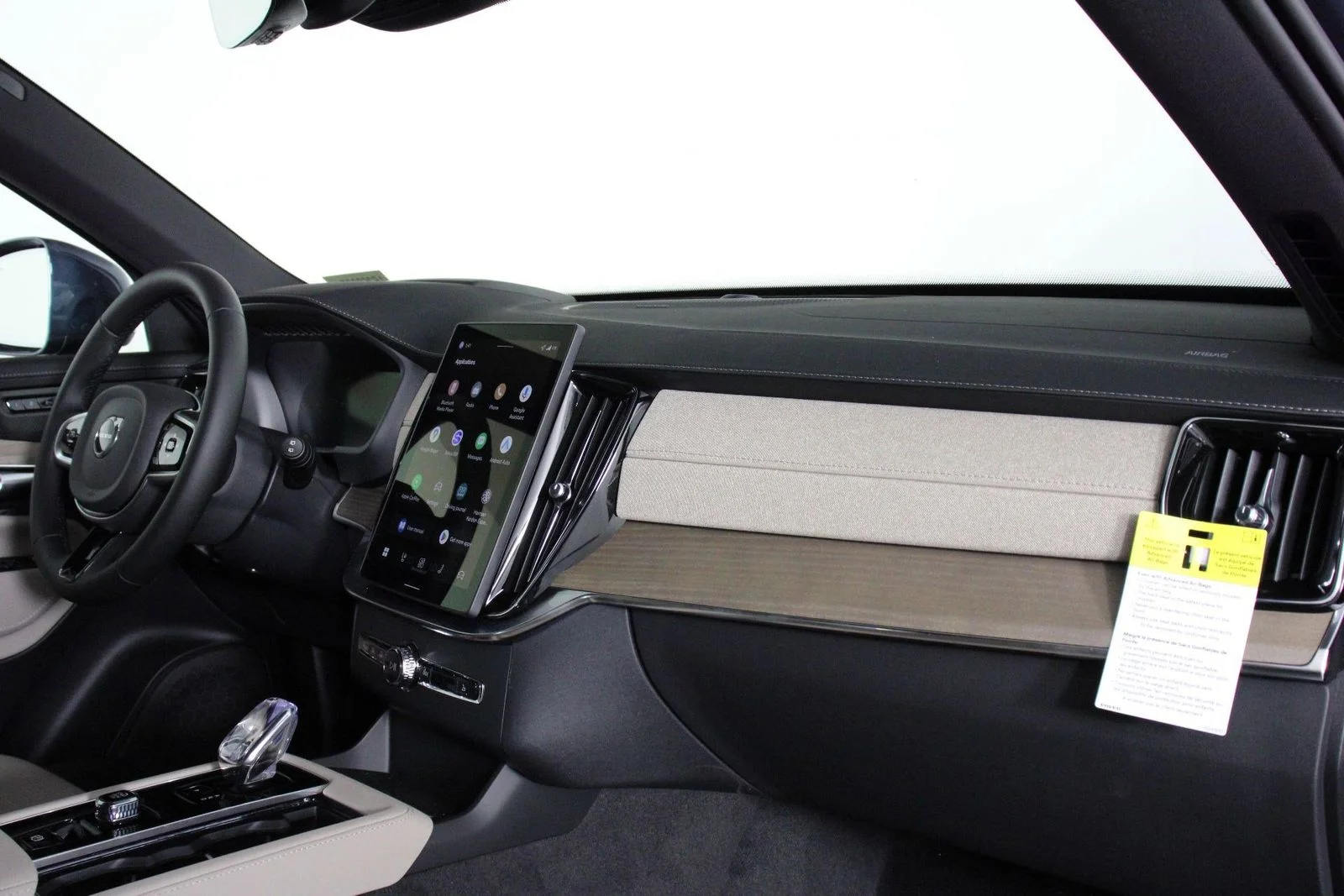2026 Volvo XC90 Ultra - Photo 9