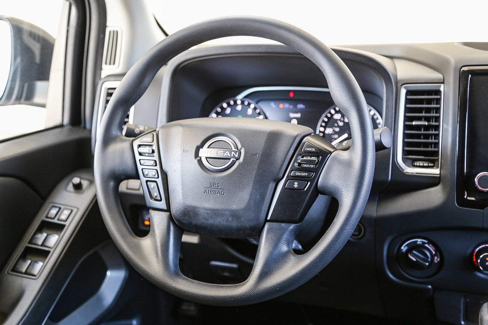2023 Nissan Frontier SV - Photo 15