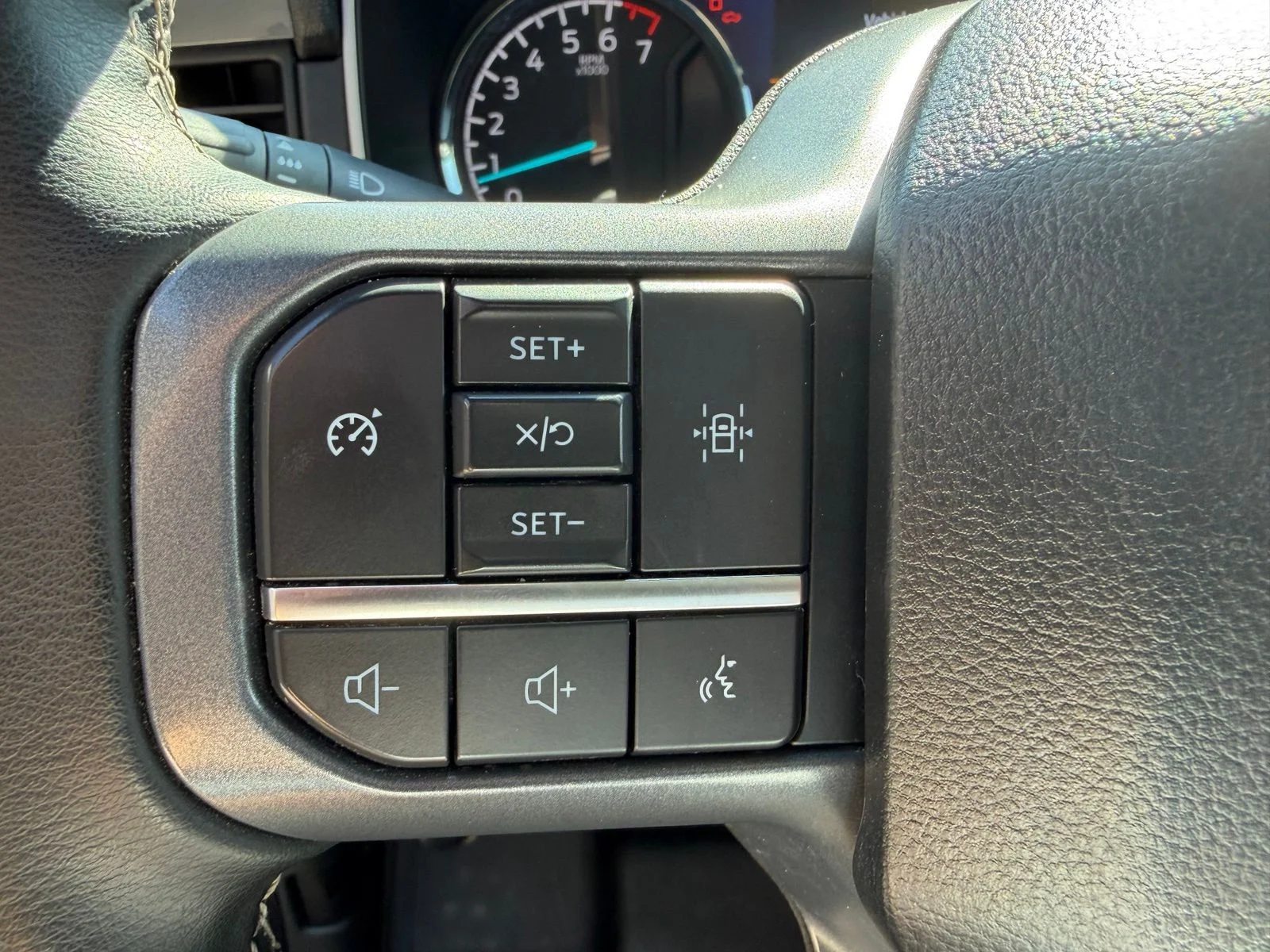 Used 2023 White Ford XLT image 18