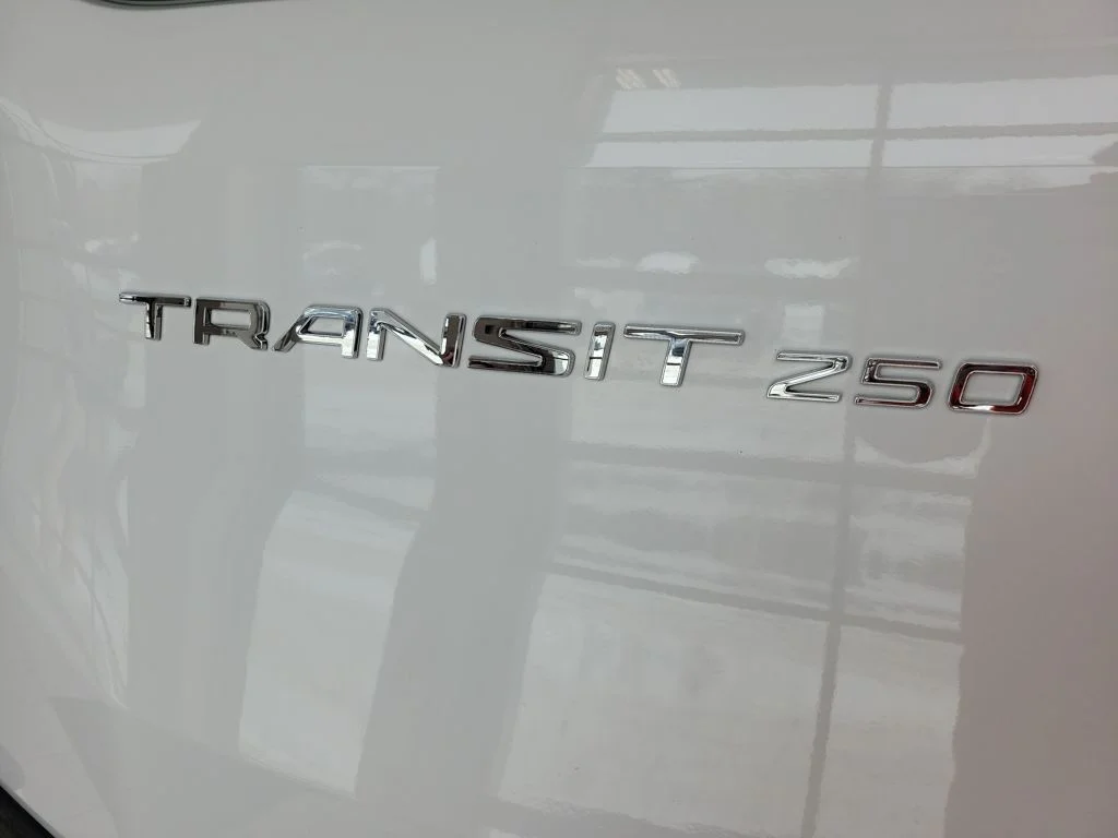 Used 2024 Oxford White Ford Base image 8