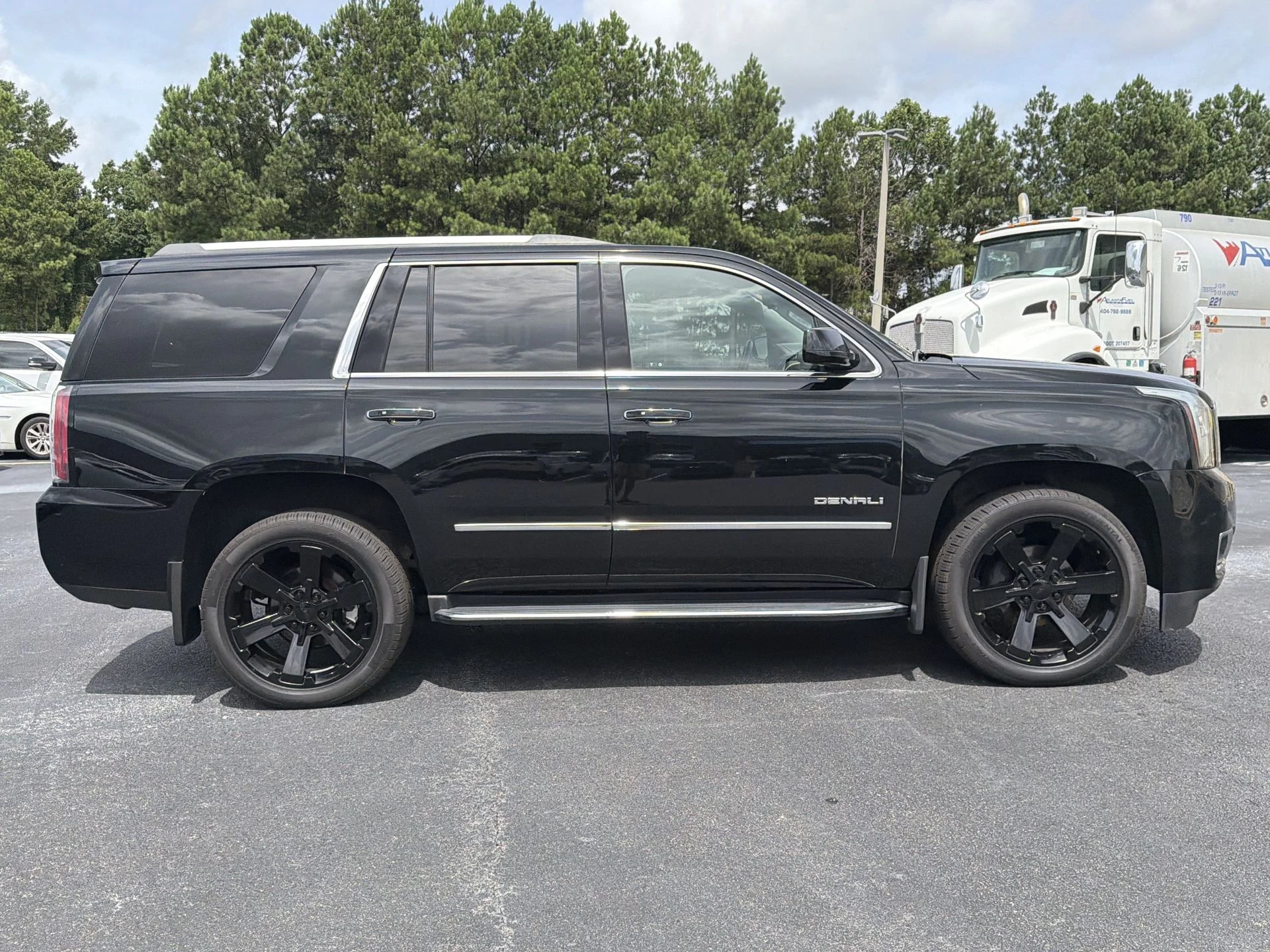 Used 2020 Onyx Black GMC Denali image 16