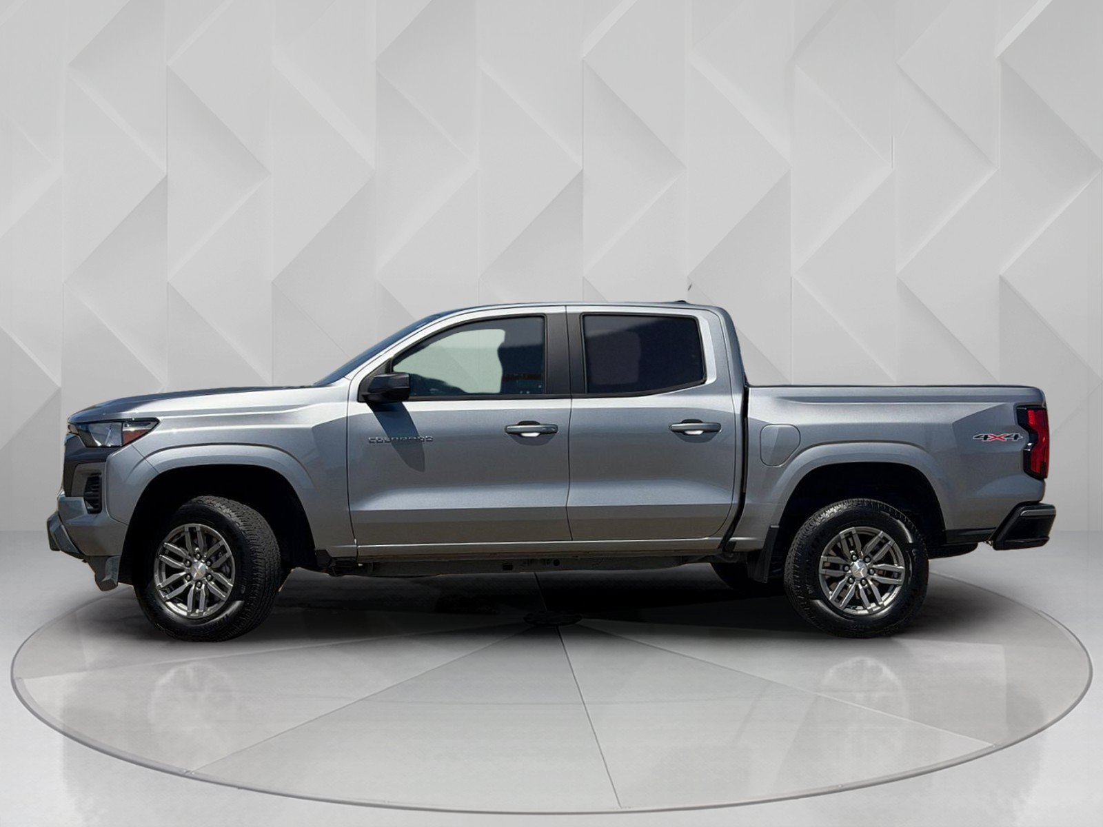 Used 2024 Sterling Gray Metallic Chevrolet 4WD LT image 2