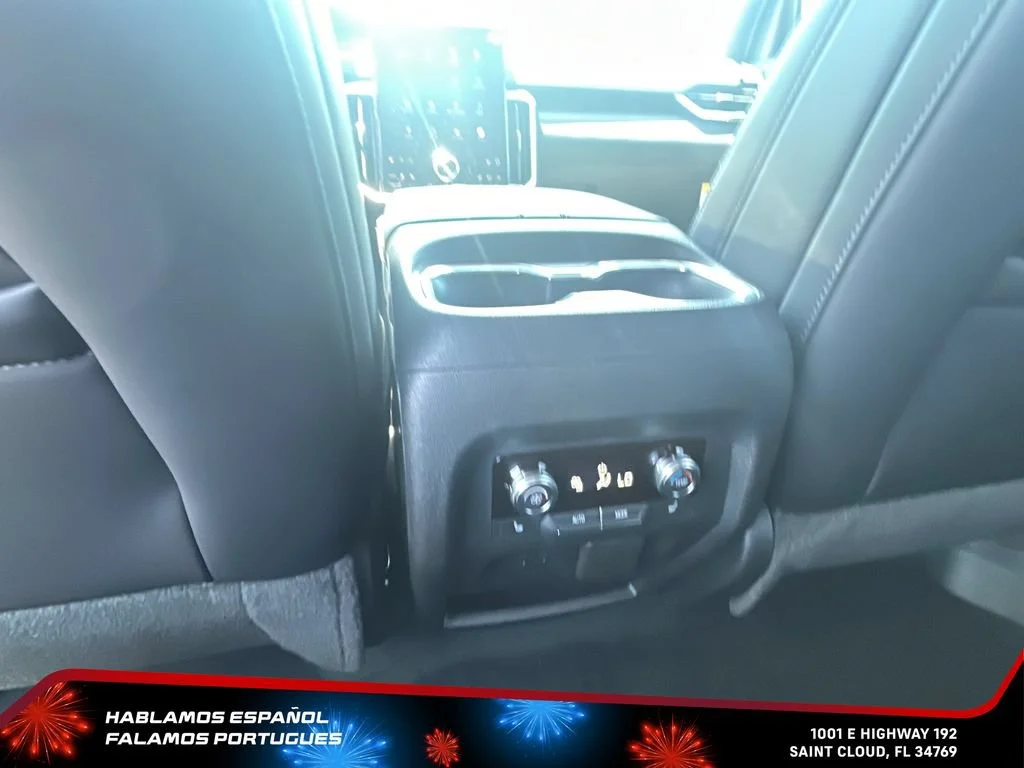 New 2026 Glacier White Tricoat GMC Elevation image 27