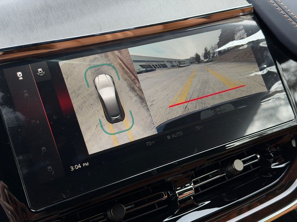 2026 Aston Martin DBX 707 - Photo 32