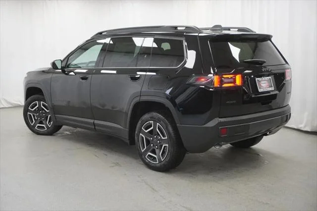 New 2026 Diamond Black Crystal Pearl-Coat Exterior Paint Jeep Limited image 13