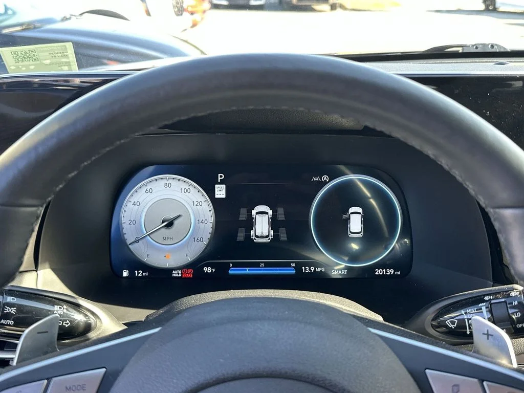 Used 2025 White Hyundai SEL Premium image 10