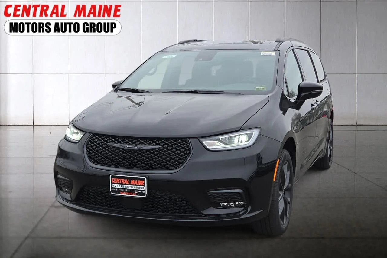 2026 Chrysler Pacifica Limited AWD's photo