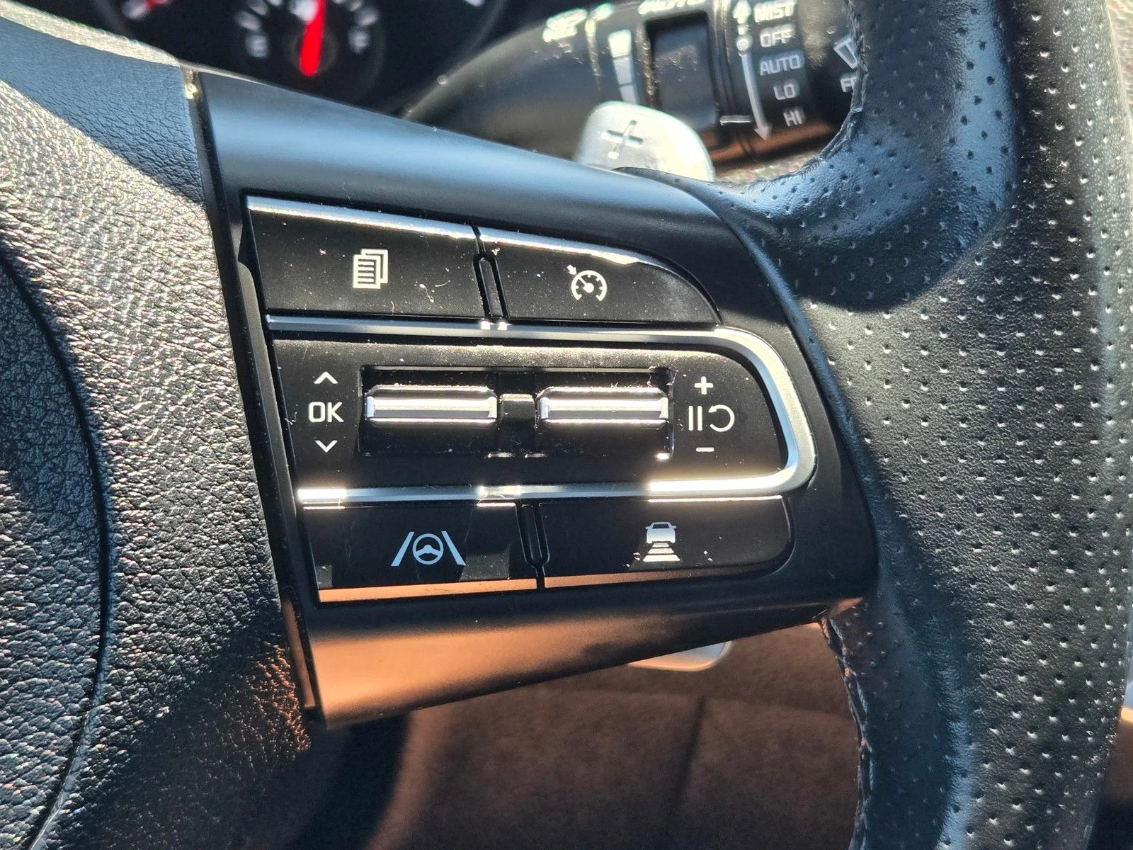 Used 2022 Ceramic Silver Kia GT-Line image 31